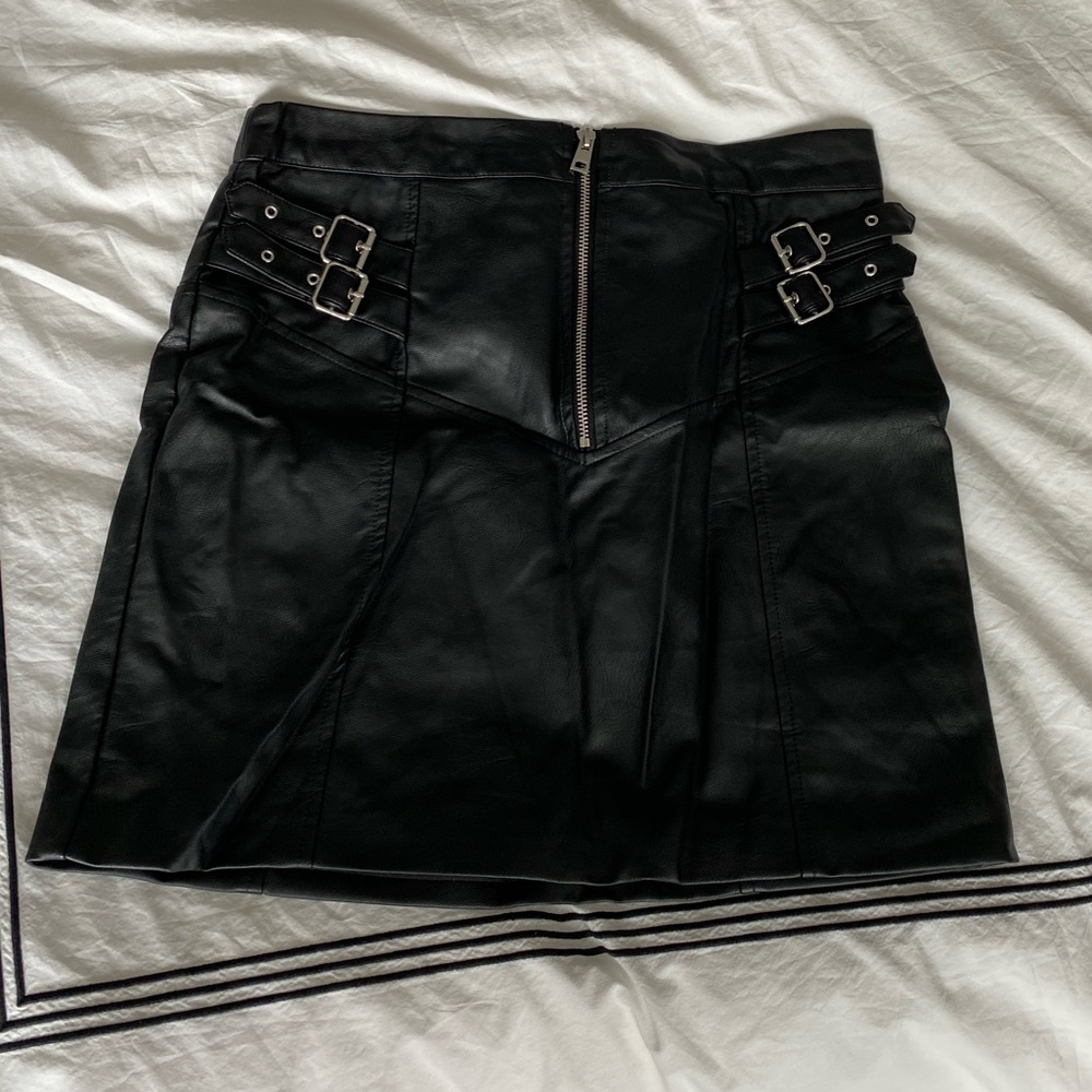 leather skirt